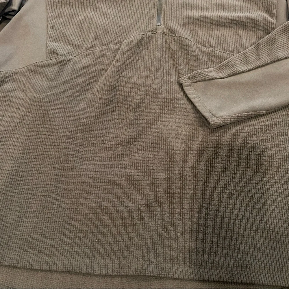 Quechua stylish olive